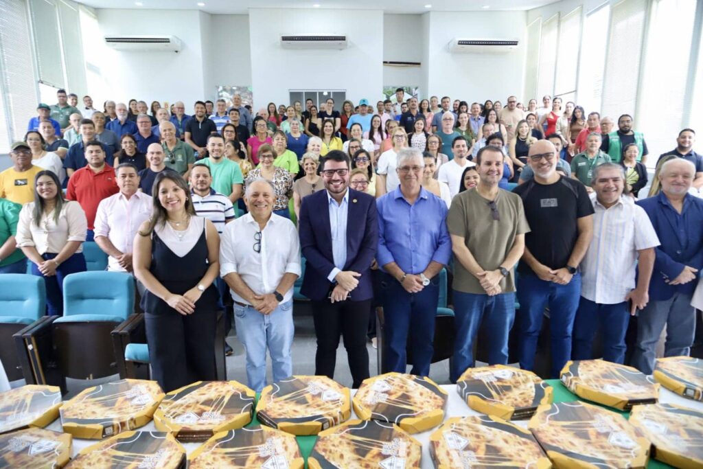 governador-gladson-cameli-participa-de-homenagem-aos-50-anos-da-emater-e-cageacre-e-reafirma-compromisso-com-valorizacao-profissional