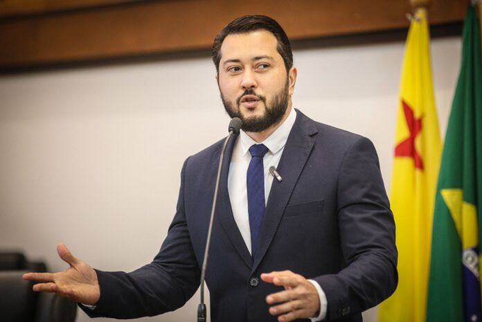 emerson-jarude-critica-governo-por-atraso-em-reajuste-e-convocacao-de-servidores