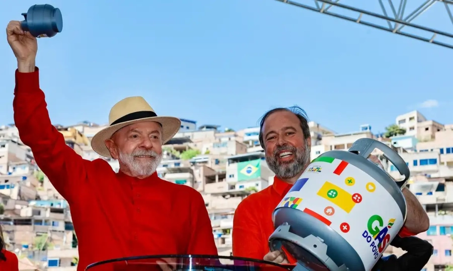 Botijão de gás usado como moeda eleitoral no Brasil – Coluna Dona Zizi