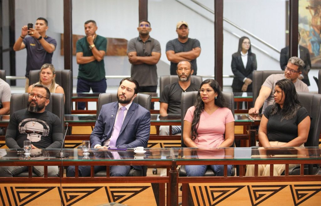 Aleac suspende sessão para receber servidores temporários do Iapen | Cidade AC News – Notícias do Acre