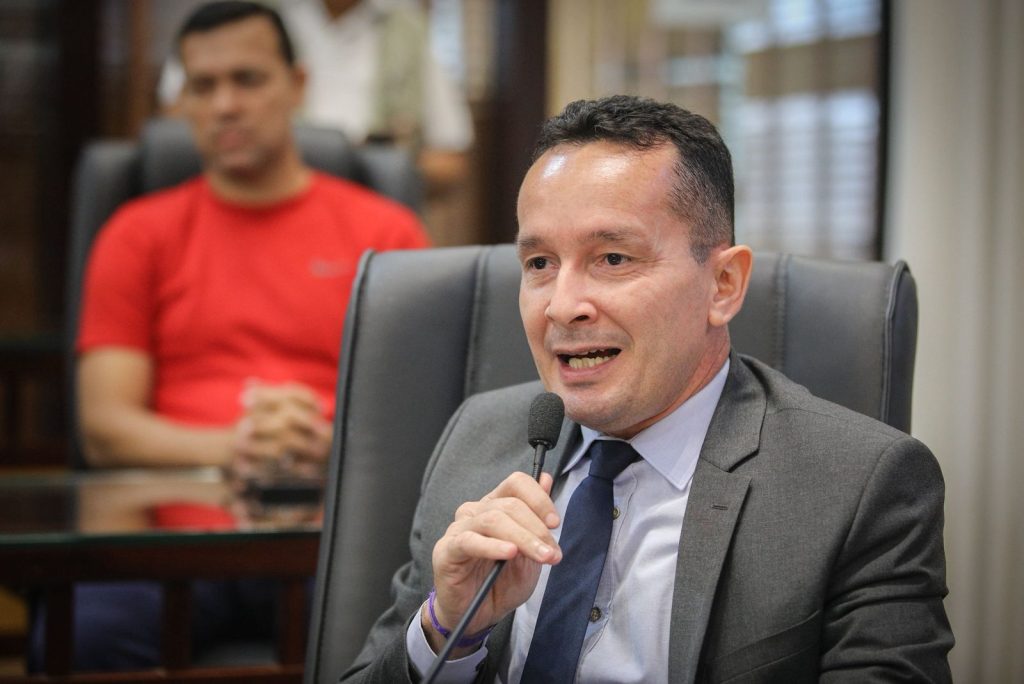 Aleac suspende sessão para receber servidores temporários do Iapen | Cidade AC News – Notícias do Acre