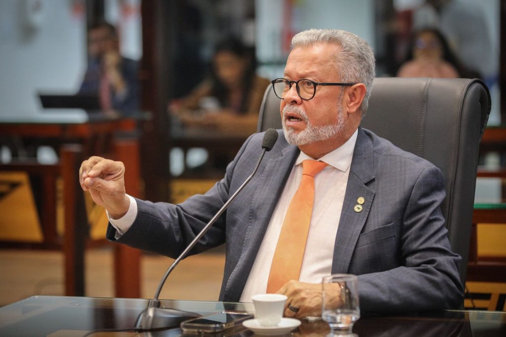 Aleac suspende sessão para receber servidores temporários do Iapen | Cidade AC News – Notícias do Acre