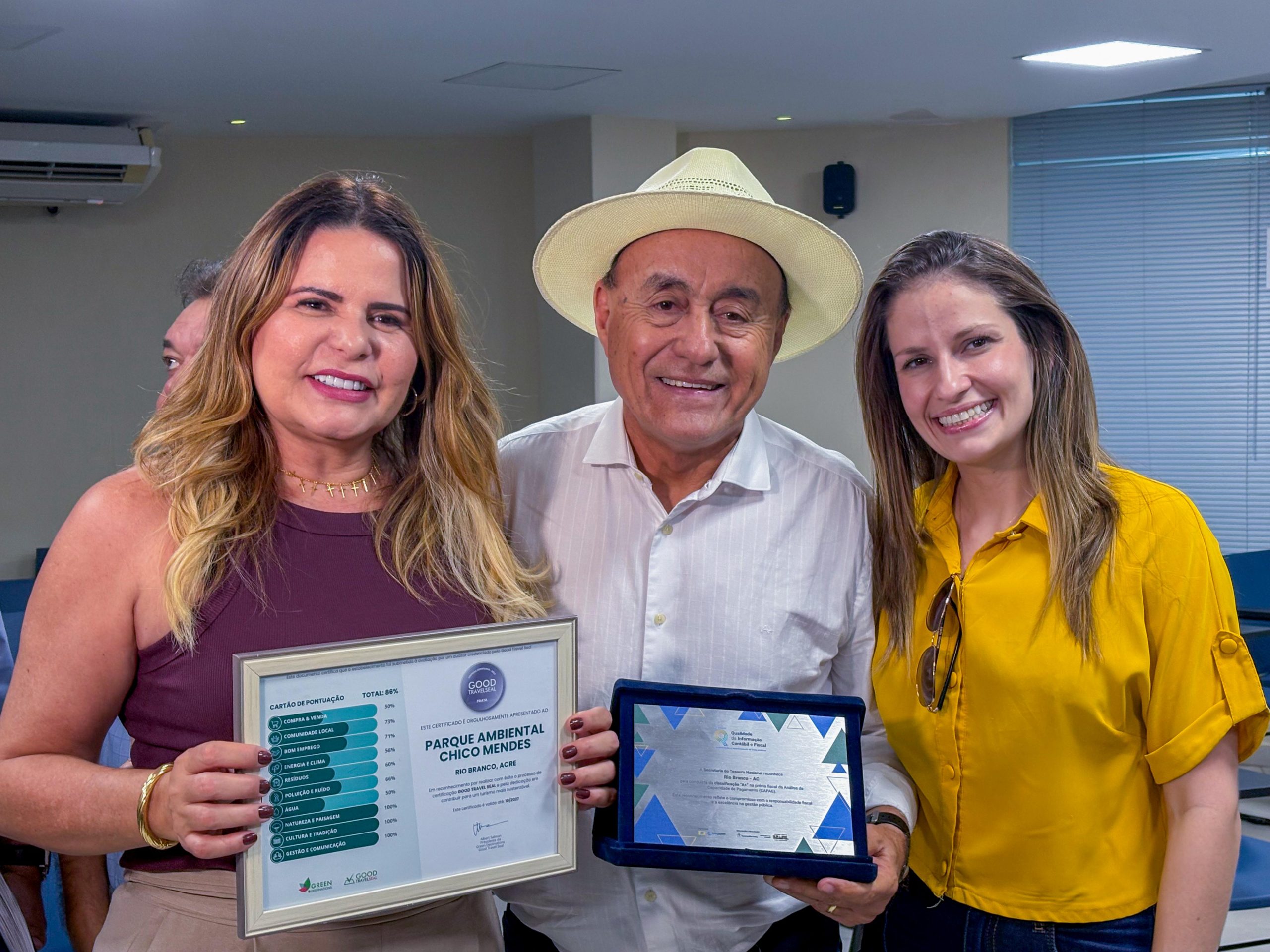 Recebimento do premio A 5 1 scaled