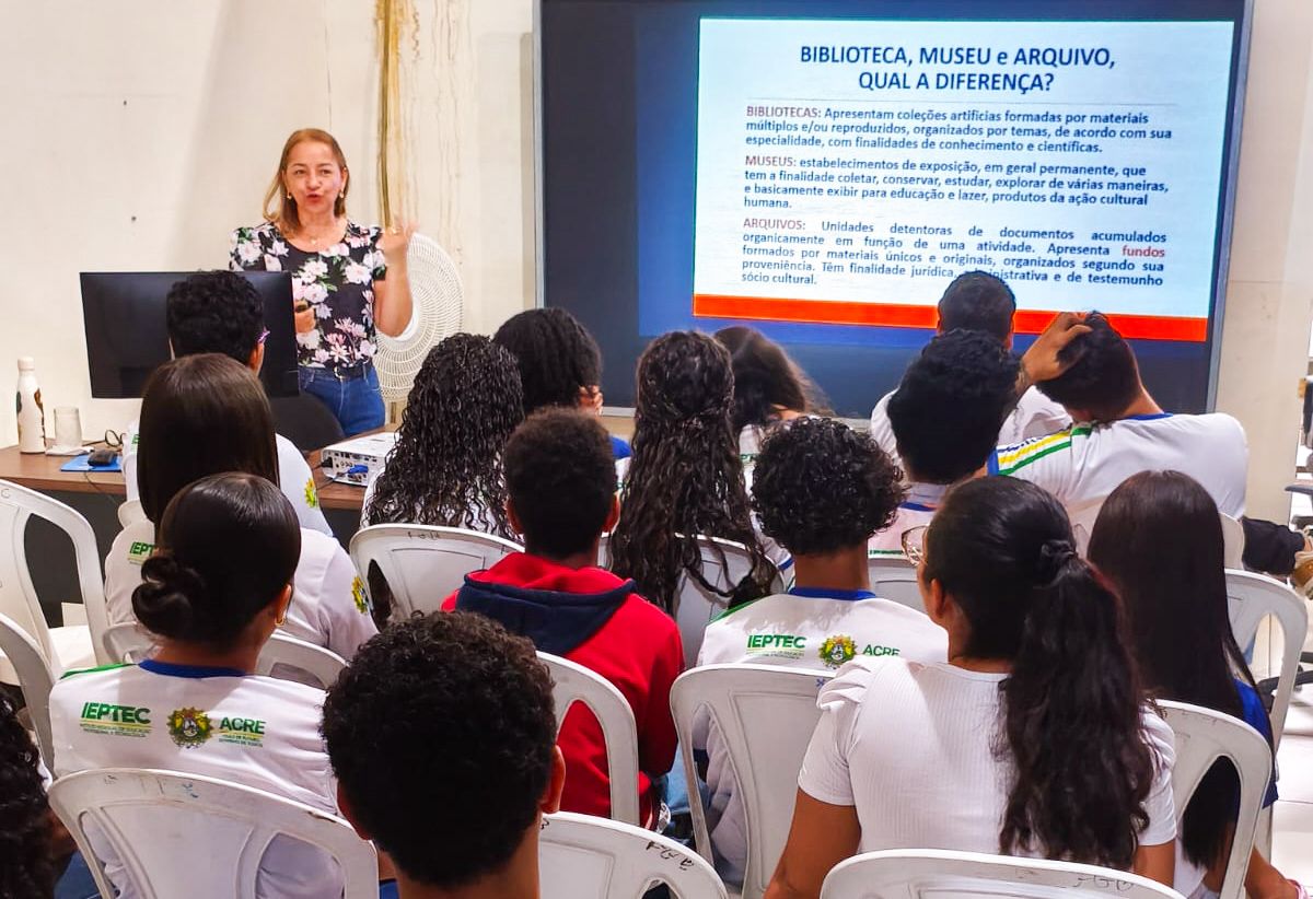 Visita dos alunos do IEPTEC a SMGA 4