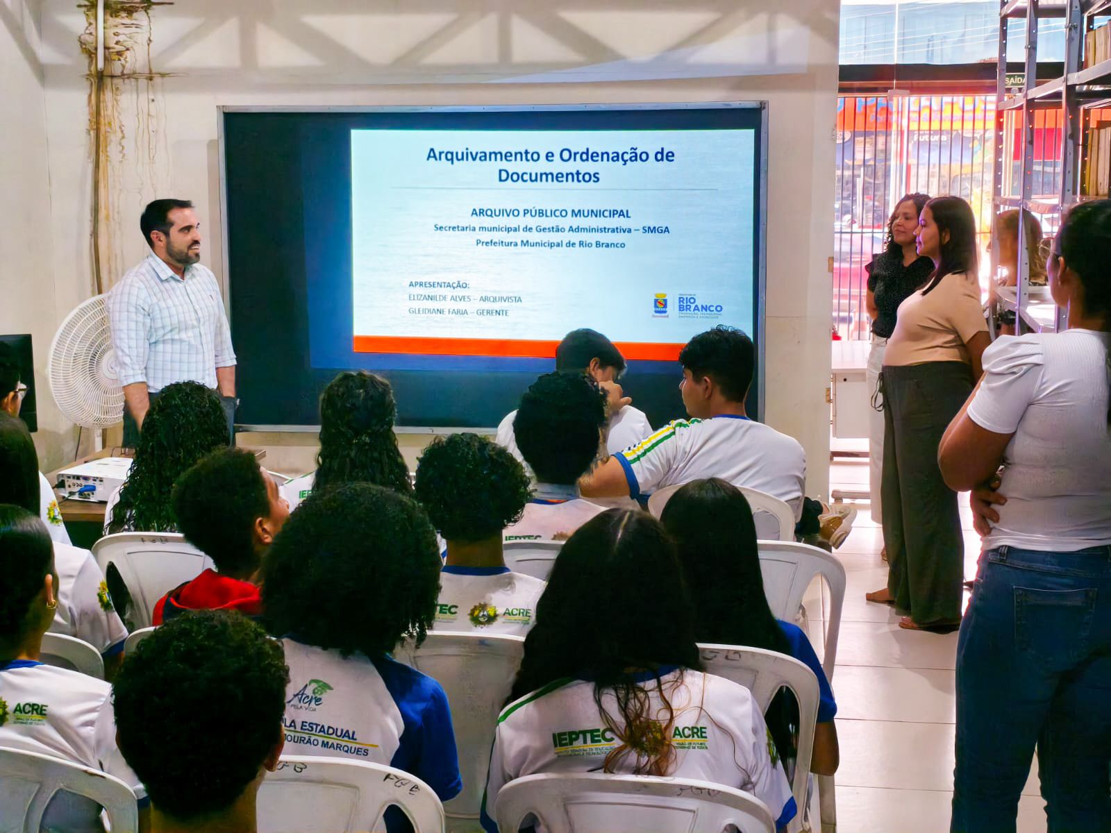 Visita dos alunos do IEPTEC a SMGA 6