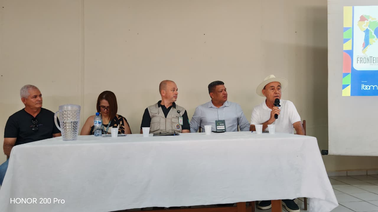 Foto das autoridades do Programa Fronteira Integrada