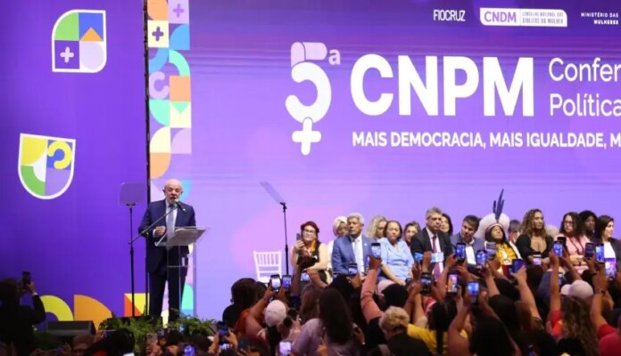 “nao-ha-democracia-plena-sem-ouvir-a-voz-de-todas-as-mulheres”,-afirma-presidente-lula