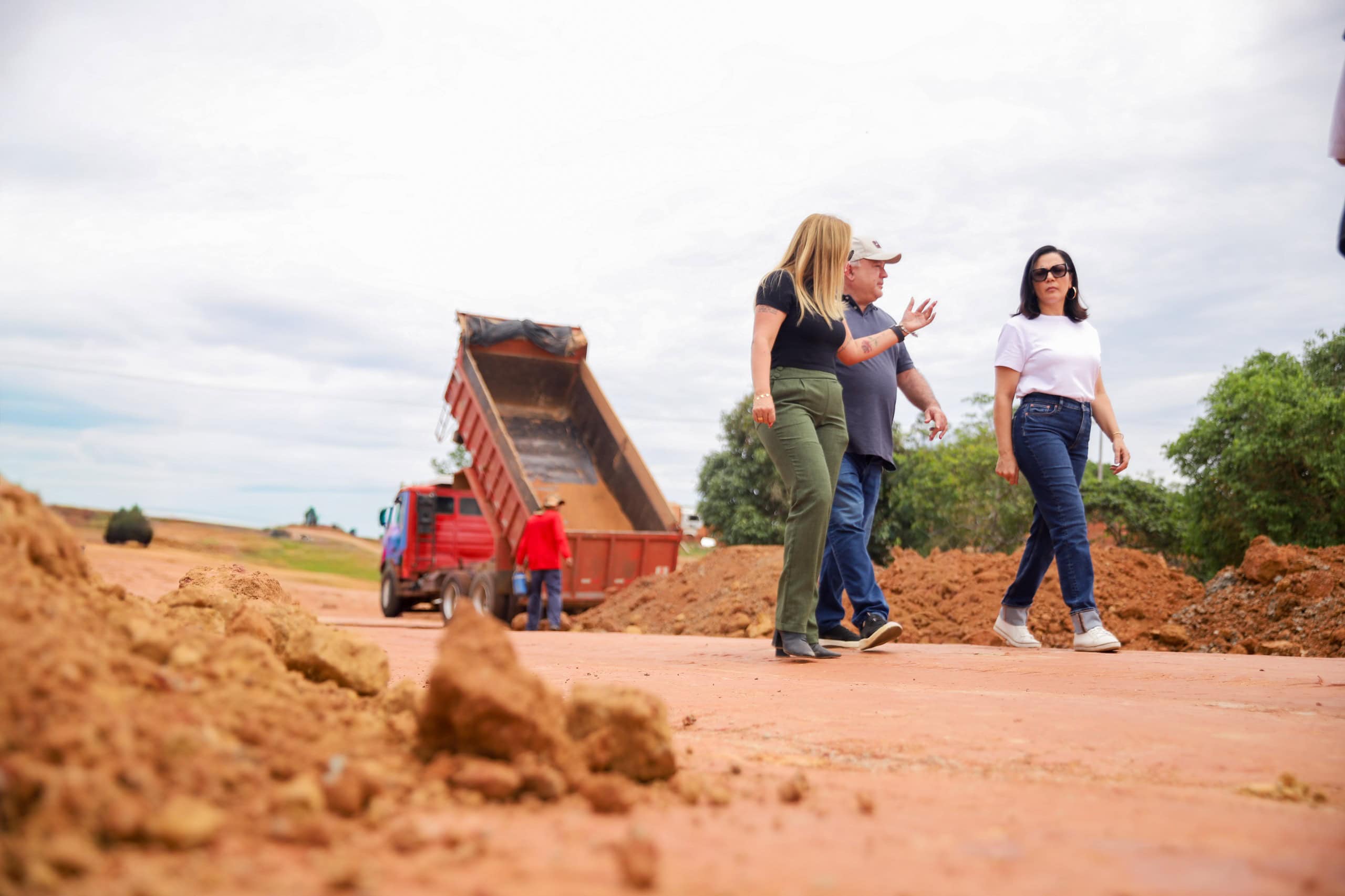 governadora-em-exercicio-mailza-visita-obras-do-arco-viario-de-rio-branco-e-destaca-impacto-para-o-desenvolvimento-da-cidade