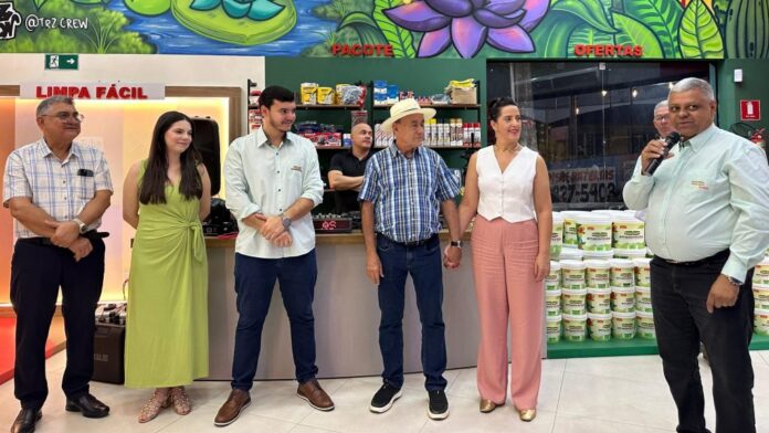 prefeito-de-rio-branco-participa-de-inauguracao-da-loja-de-varejo-do-grupo-amazon-tintas