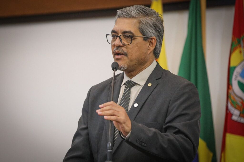 edvaldo-magalhaes-cobra-pactuacao-imediata-dos-planos-de-carreira-antes-da-votacao-do-orcamento