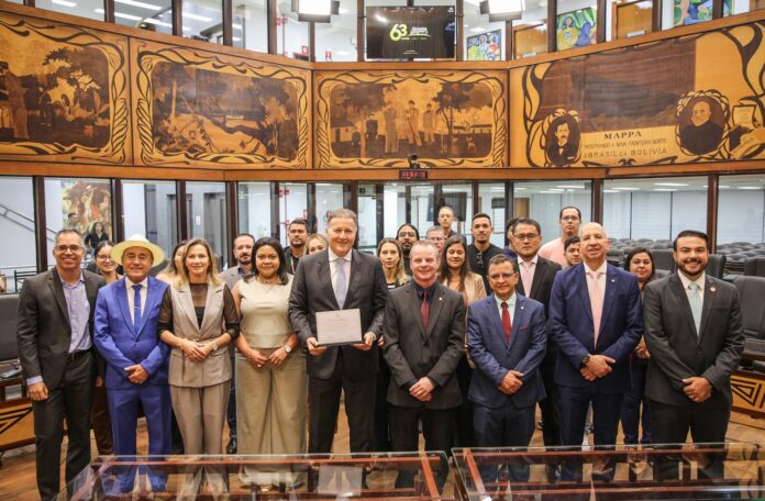 aleac-realiza-sessao-solene-em-homenagem-aos-51-anos-da-rede-amazonica aleac-realiza-sessao-solene-em-homenagem-aos-51-anos-da-rede-amazonica