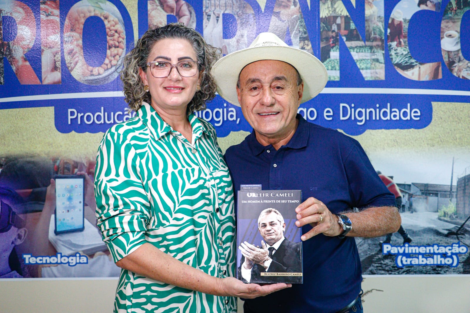 prefeito-de-rio-branco-recebe-exemplar-de-livro-sobre-a-vida-do-ex-governador-orleir-cameli