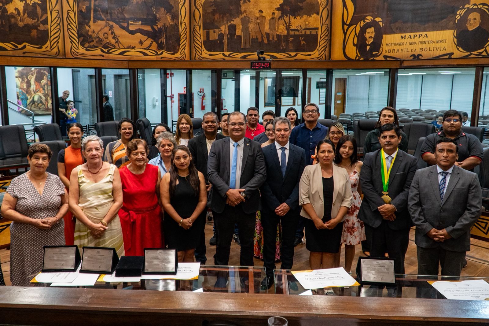 aleac-realiza-sessao-solene-em-homenagem-aos-irmaos-peruanos-de-puerto-maldonado,-iberia-e-inapari