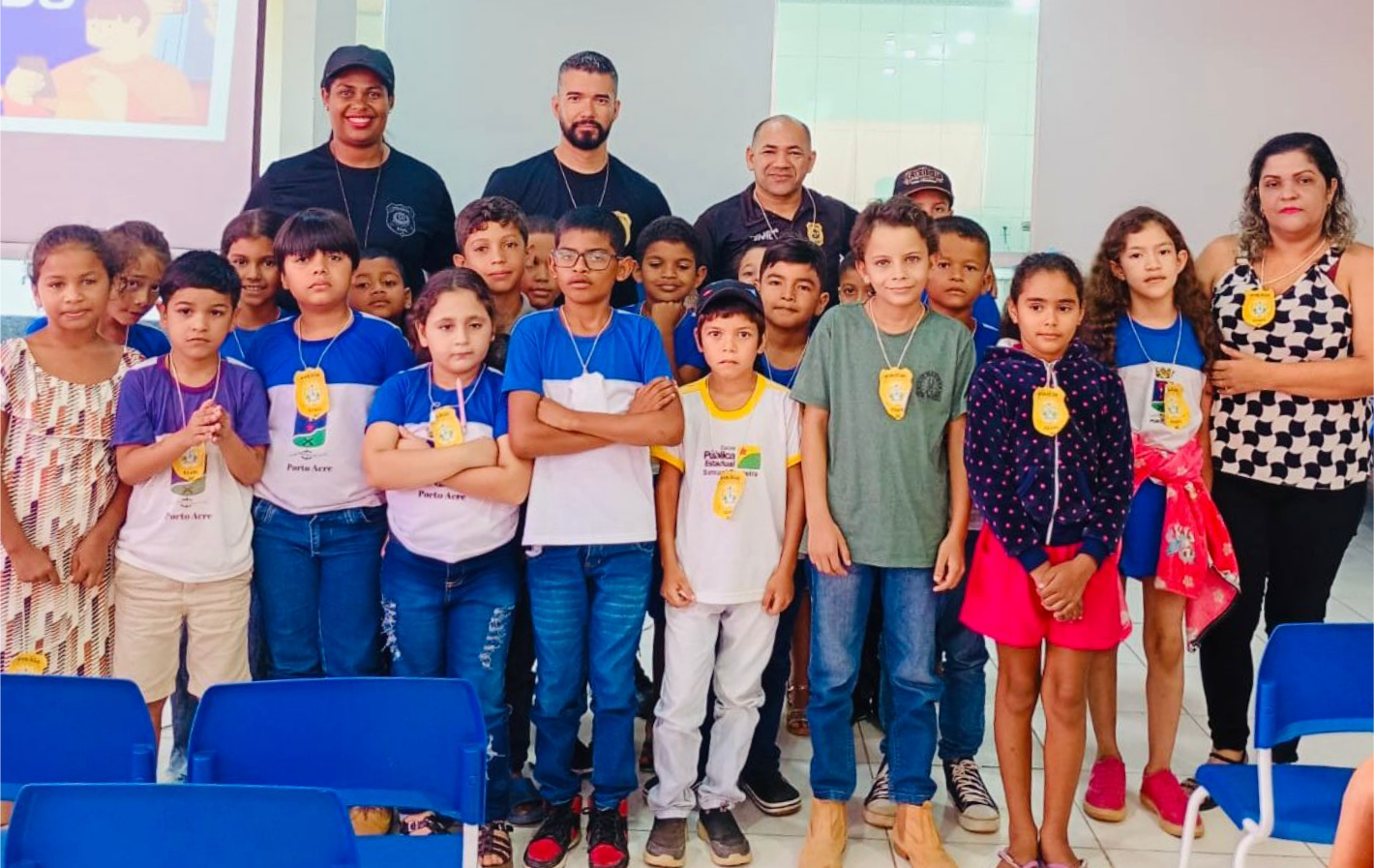 policia-civil-realiza-palestra-“seguranca-na-escola”-para-alunos-da-vila-do-v,-em-porto-acre