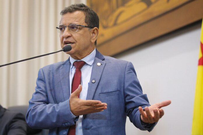 luiz-gonzaga-celebra-liberacao-da-importacao-de-morango-do-peru-e-propoe-criacao-de-industria-para-fortalecer-a-producao-de-farinha-em-cruzeiro-do-sul luiz-gonzaga-celebra-liberacao-da-importacao-de-morango-do-peru-e-propoe-criacao-de-industria-para-fortalecer-a-producao-de-farinha-em-cruzeiro-do-sul