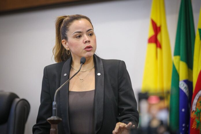 michelle-melo-destaca-que-o-pccr-da-saude-e-essencial-para-a-qualidade-do-atendimento-publico-e-cobra-prioridade-do-governo michelle-melo-destaca-que-o-pccr-da-saude-e-essencial-para-a-qualidade-do-atendimento-publico-e-cobra-prioridade-do-governo