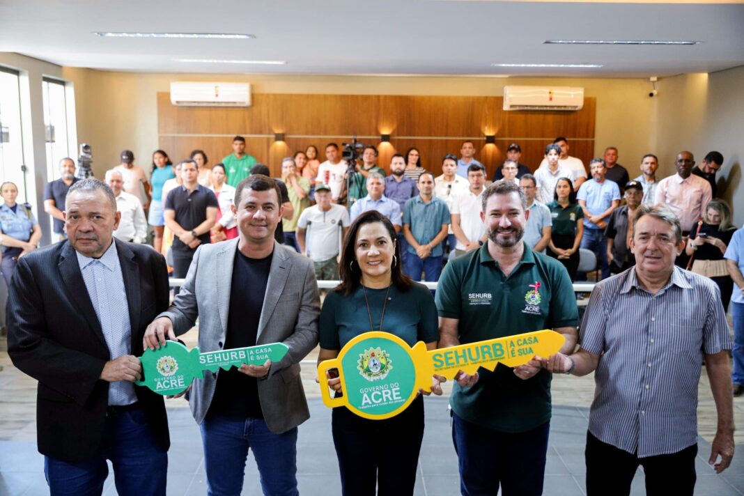 vice-governadora-mailza-acompanha-sorteio-de-100-unidades-habitacionais-em-xapuri