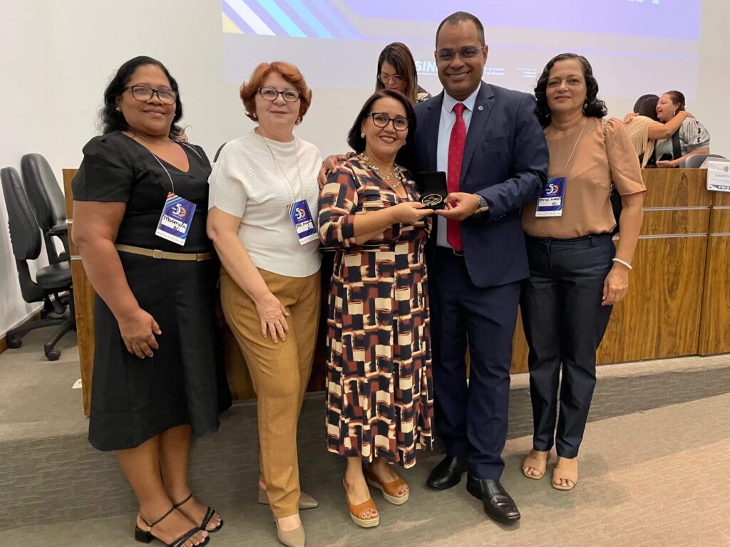 coordenadora-do-sine-acre-e-homenageada-em-brasilia-e-destaca-parceria-entre-governos-para-ampliar-acesso-ao-trabalho