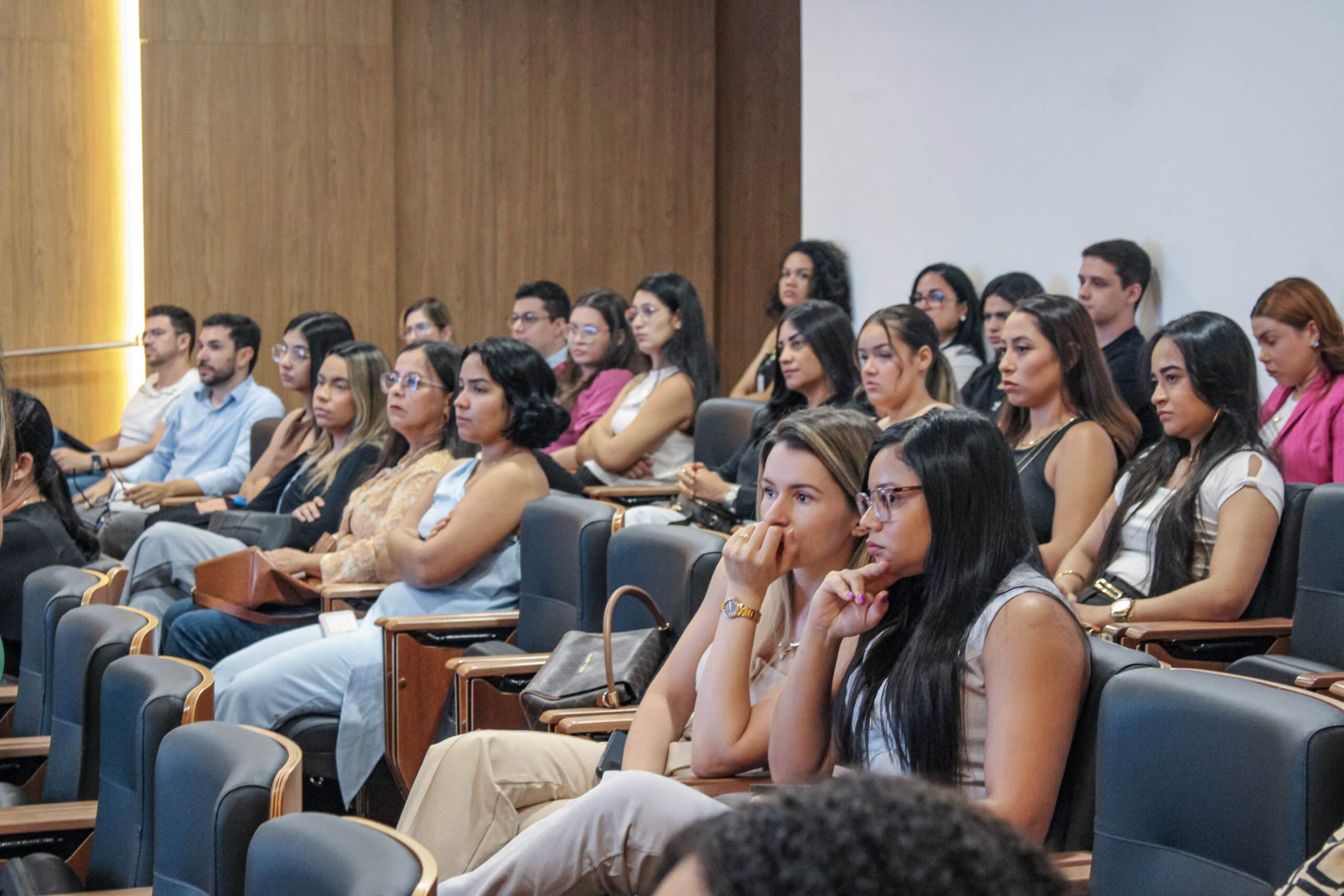 sesacre-lanca-curso-para-qualificacao-medica-e-implantacao-de-servicos-regionais-no-combate-ao-cancer-do-colo-do-utero