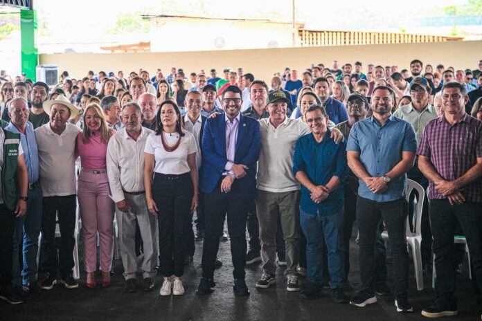 governador-gladson-cameli-assina-ordem-de-servico-para-a-construcao-de-58-pontes-nos-municipios-do-baixo-acre