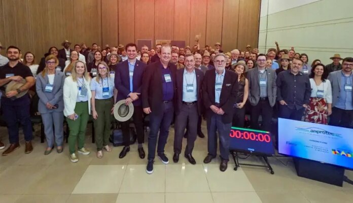 anprotec:-conferencia-debate-inovacao,-tecnologia-e-empreendedorismo-em-foz-do-iguacu