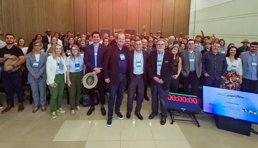 anprotec:-conferencia-debate-inovacao,-tecnologia-e-empreendedorismo-em-foz-do-iguacu