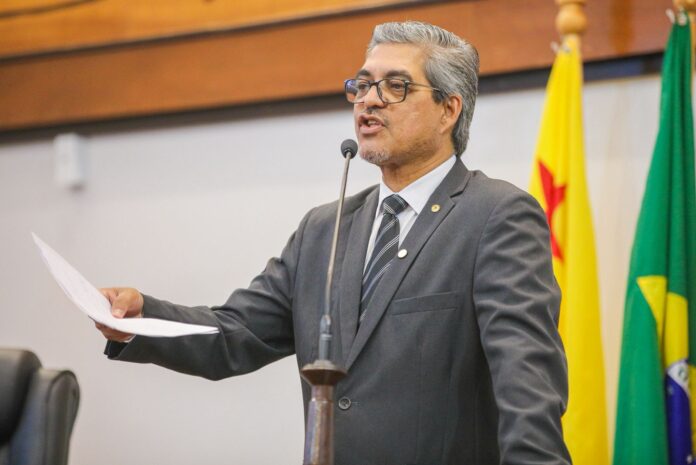 edvaldo-magalhaes-denuncia-precariedade-em-escola-indigena-e-cobra-devolucao-do-pccr-dos-professores edvaldo-magalhaes-denuncia-precariedade-em-escola-indigena-e-cobra-devolucao-do-pccr-dos-professores