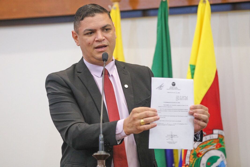 “e-um-sonho-que-se-arrasta-ha-muito-tempo”,-diz-deputado-pablo-bregense-sobre-internato-para-estudantes-de-medicina-do-exterior