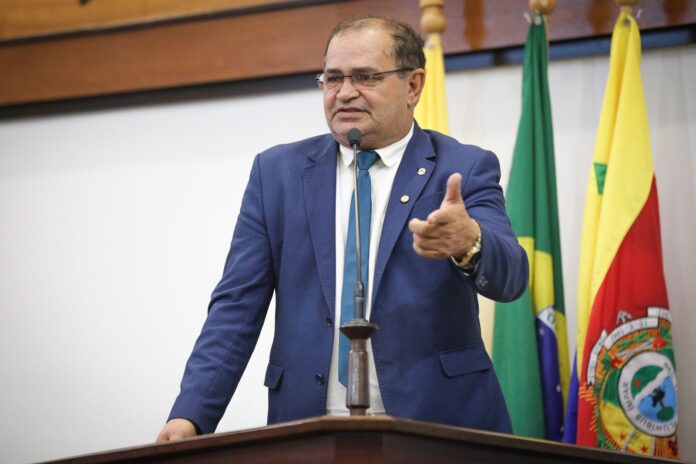 “precisamos-valorizar-quem-ensina-e-quem-produz”,-afirma-deputado-tanizio-sa