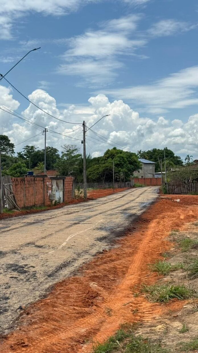 deracre-prepara-travessa-pantanal,-no-ramal-bom-jesus,-para-asfaltamento