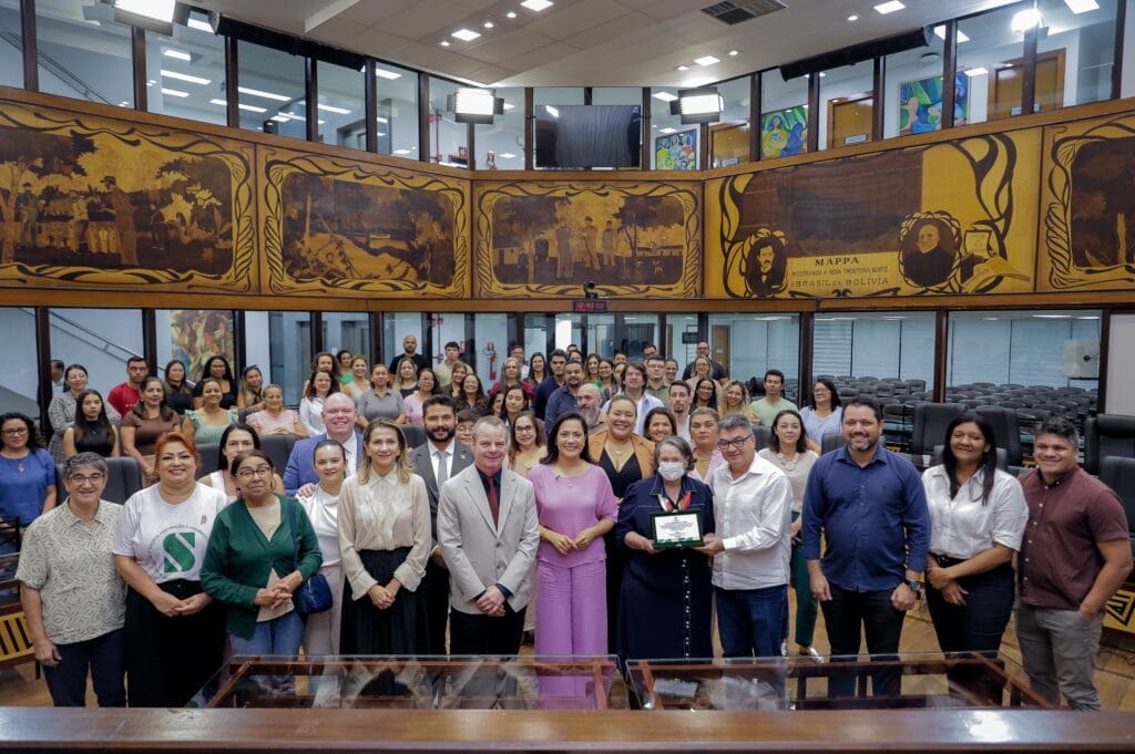 ‘feito-de-maos-que-acolhem’,-diz-mailza-em-sessao-na-aleac-que-celebra-os-20-anos-do-sistema-unico-de-assistencia-social