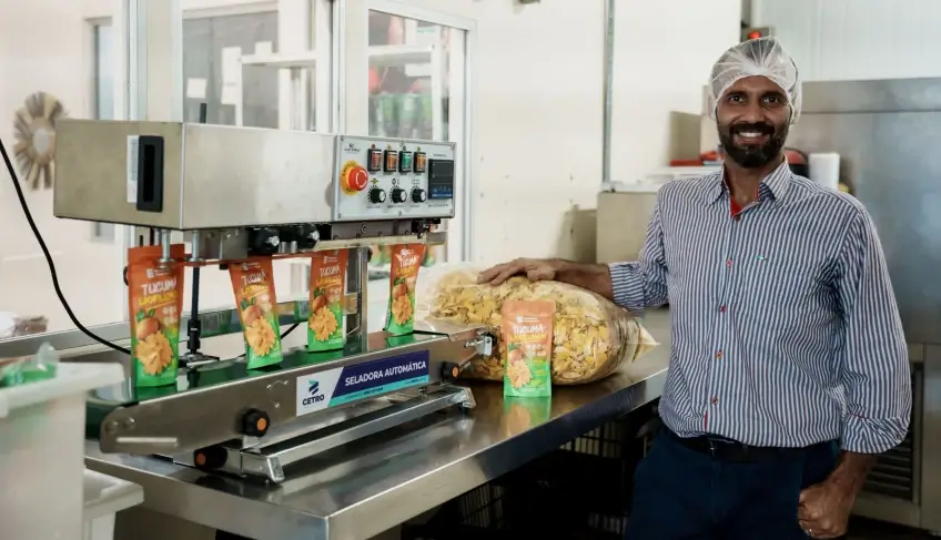 hamburguer-de-tucuma,-energetico-de-guarana-e-linguica-de-acai:-empresas-de-manaus-unem-inovacao-com-a-floresta