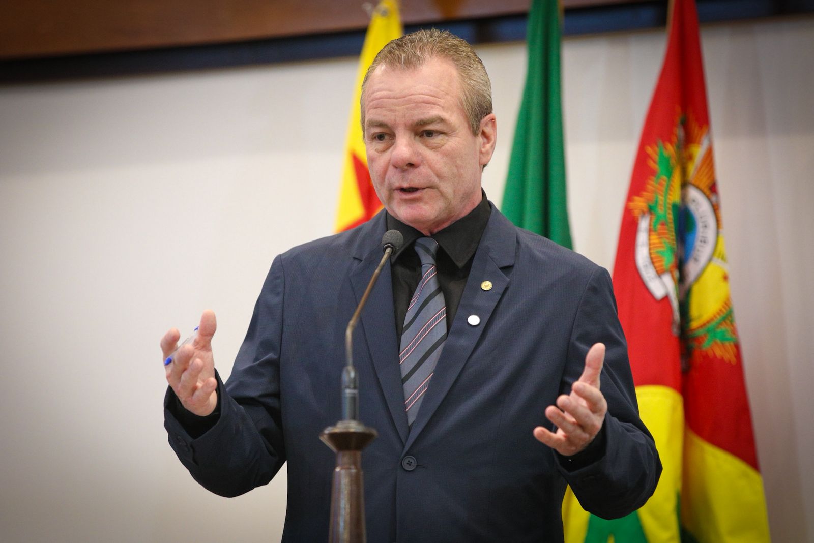 deputado-pedro-longo-pede-construcao-de-ponte-de-concreto-no-ramal-pinduca,-em-sena-madureira