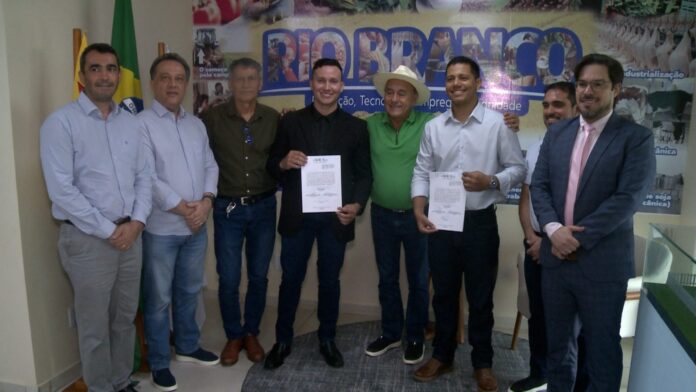 prefeitura-de-rio-branco-fortalece-controladoria-interna-com-posse-de-novos-servidores