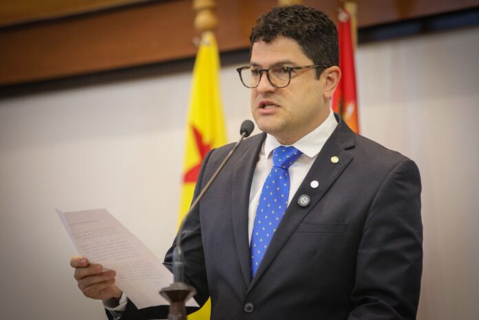 eduardo-ribeiro-parabeniza-servidores-publicos-e-destaca-criacao-da-escola-de-saude-publica-do-acre