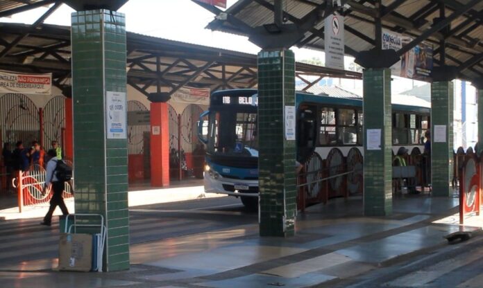 rbtrans-esclarece-incidente-com-onibus-no-terminal-urbano:-“nao-houve-incendio”