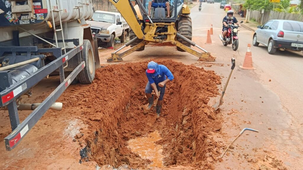 prefeitura-de-rio-branco-realiza-manutencao-emergencial-e-evita-desabastecimento-no-bairro-placas
