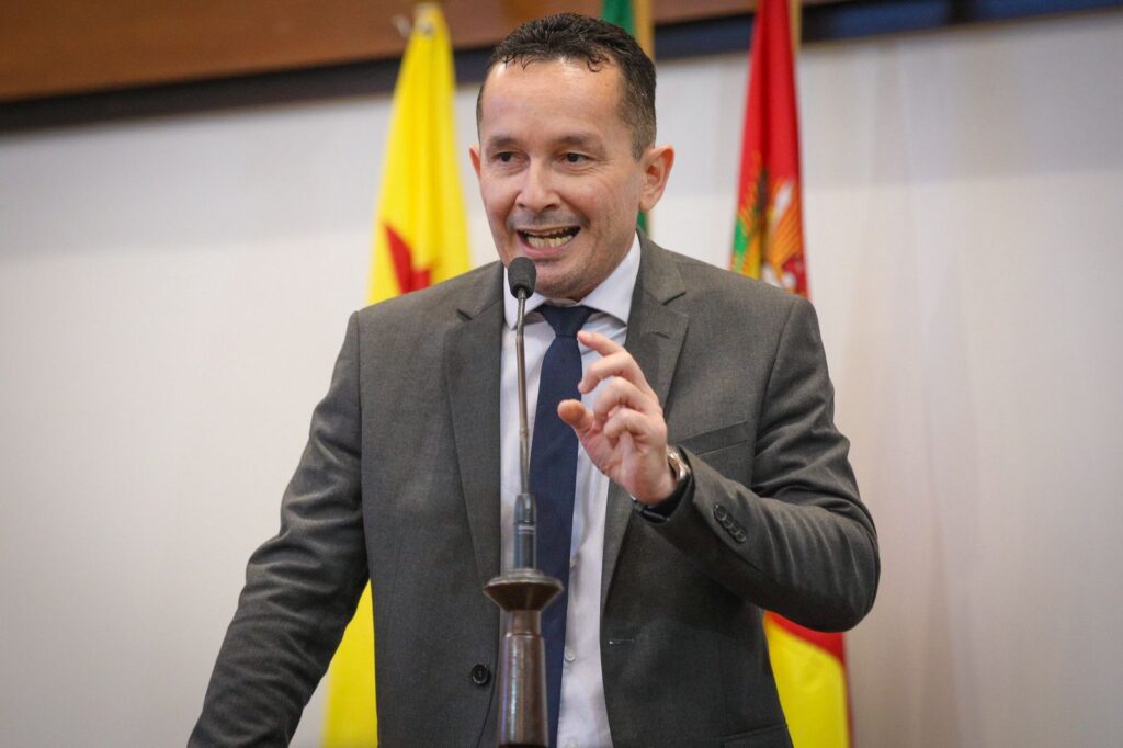 adailton-cruz-pressiona-governo-por-conclusao-do-pccr-da-saude-e-cobra-explicacoes-sobre-obito-de-recem-nascido