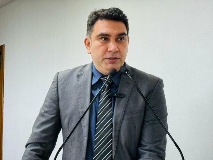 vereador-samir-bestene-destaca-obras,-transito-e-decisao-da-ufac-sobre-medicina vereador-samir-bestene-destaca-obras,-transito-e-decisao-da-ufac-sobre-medicina