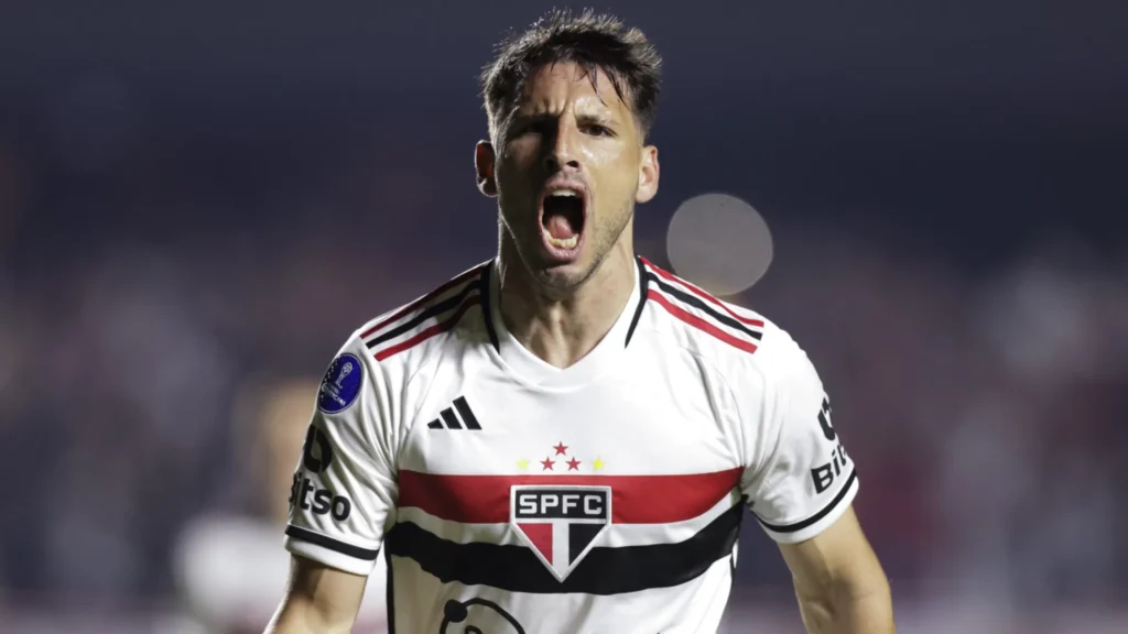 calleri-volta-a-treinar-com-bola-no-sao-paulo,-e-retorno-em-2025-e-possivel