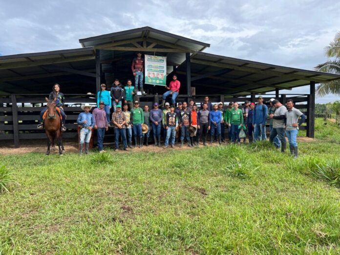 idaf-realiza-curso-de-agente-vacinador-e-reforca-acoes-de-combate-a-brucelose-em-marechal-thaumaturgo idaf-realiza-curso-de-agente-vacinador-e-reforca-acoes-de-combate-a-brucelose-em-marechal-thaumaturgo