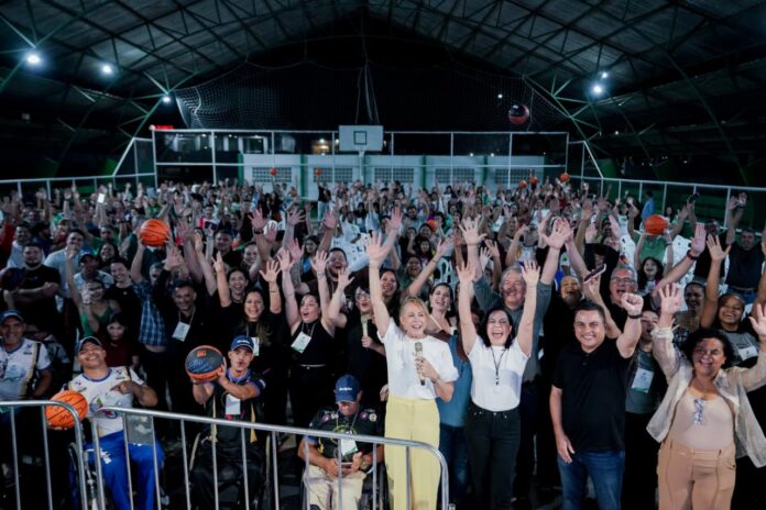 com-presenca-da-vice-governadora-mailza,-palestra-de-hortencia-e-sucesso-em-sena-madureira