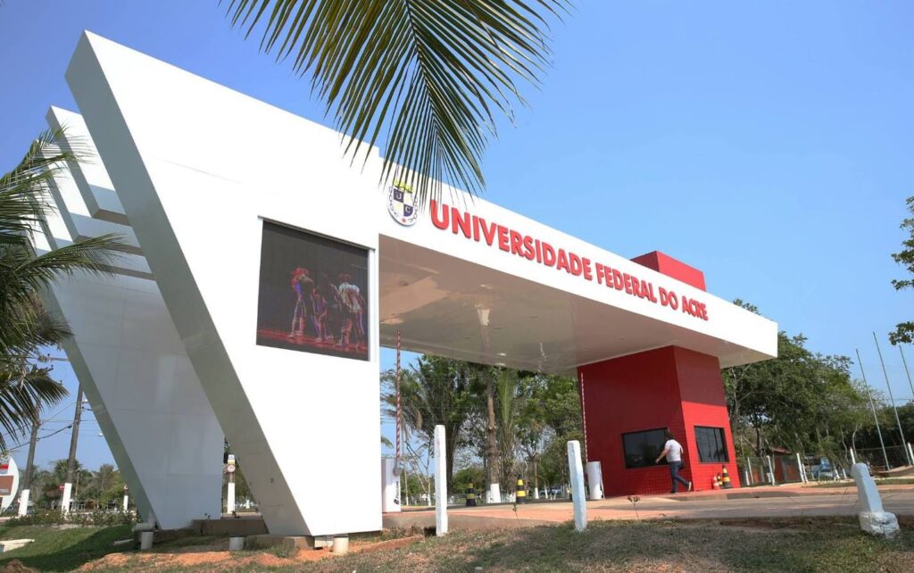 Aplicação dos testes de proficiência na Universidade Federal do Acre