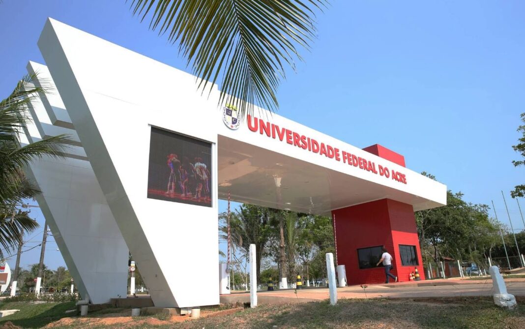 Aplicação dos testes de proficiência na Universidade Federal do Acre