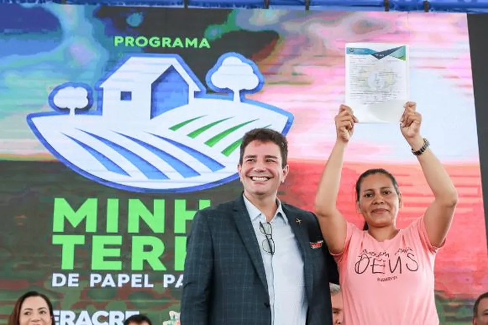 governador Gladson Cameli entrega títulos do programa Minha Terra em Tarauacá Acre