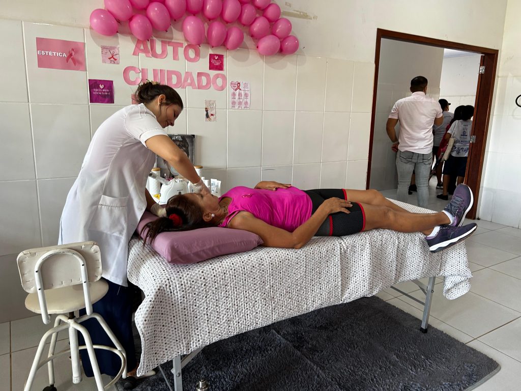 Prefeitura realiza ação para debater Outubro Rosa na Cras Rui Lino 2 4509a6d0 0646 421e 8fa5 d34c7cfe3f30