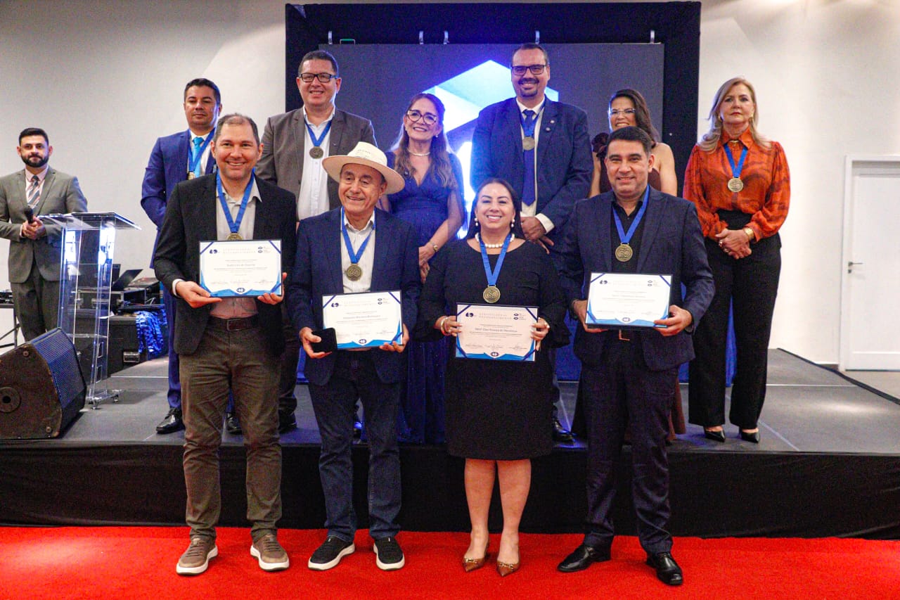Foto dos Homenageados da Administração