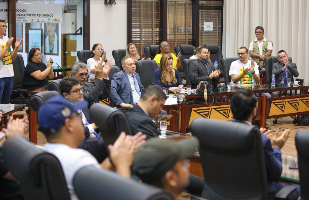 Sessão ordinária é suspensa para receber servidores públicos | Cidade AC News – Notícias do Acre