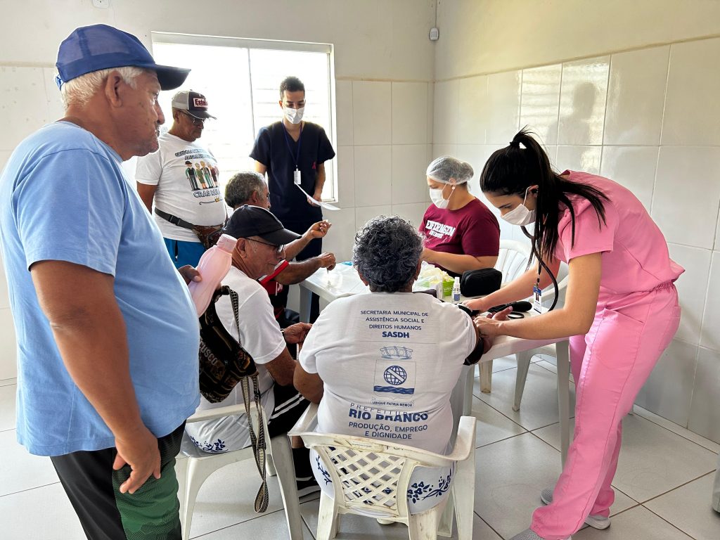 Prefeitura realiza ação para debater Outubro Rosa na Cras Rui Lino 1 e95c8eff b5d7 4f62 a132 d99007024677