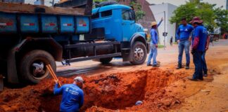 prefeitura-de-rio-branco-realiza-manutencao-na-avenida-brasil-para-substituicao-de-cano-antigo